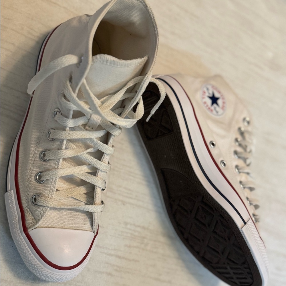 Chuck Taylor All Star Unisex High Top Sneaker Ivory  7.5 Mens 9.5 Women’s Canvas